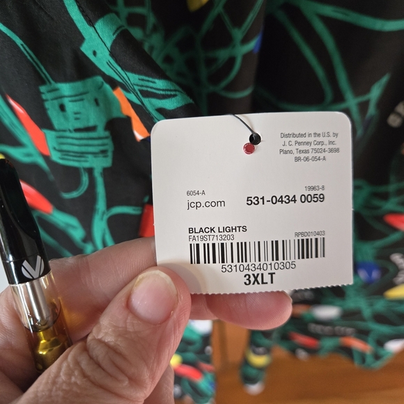 North Pole Trading Co. Men's Green and Blue Casual Button Down Shirt - Picture 6 of 6